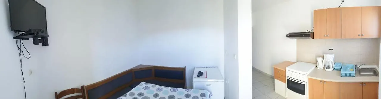 Apartments Milorad M لوبار