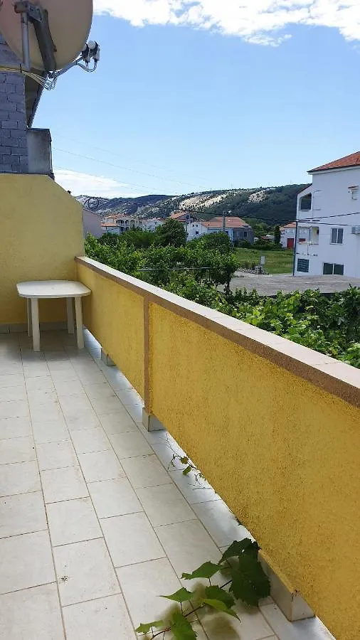Apartments Milorad M لوبار كرواتيا