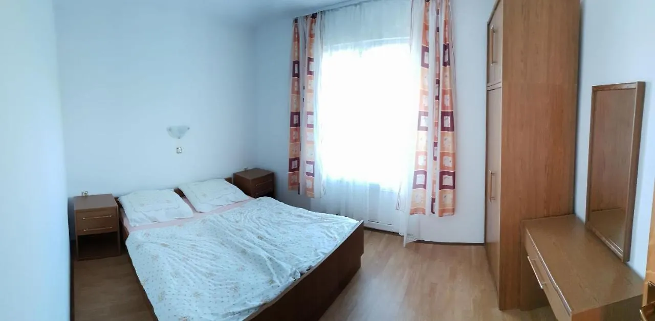 Apartments Milorad M Lopar