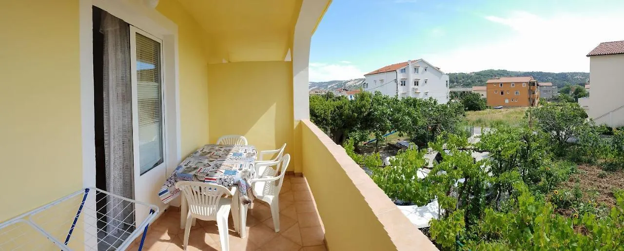 Apartments Milorad M لوبار